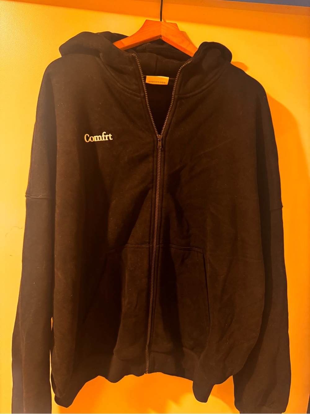 Comf rt Men's Black Zip-Up Hoodie